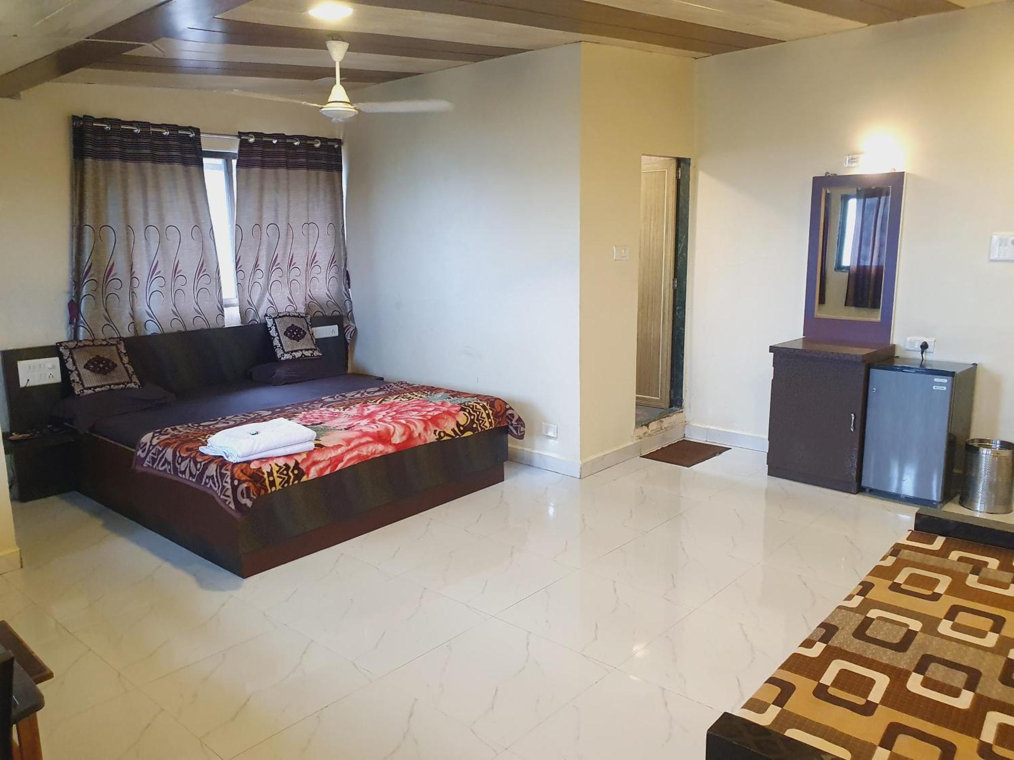 Hiral Residency Hotel Matheran Exterior photo